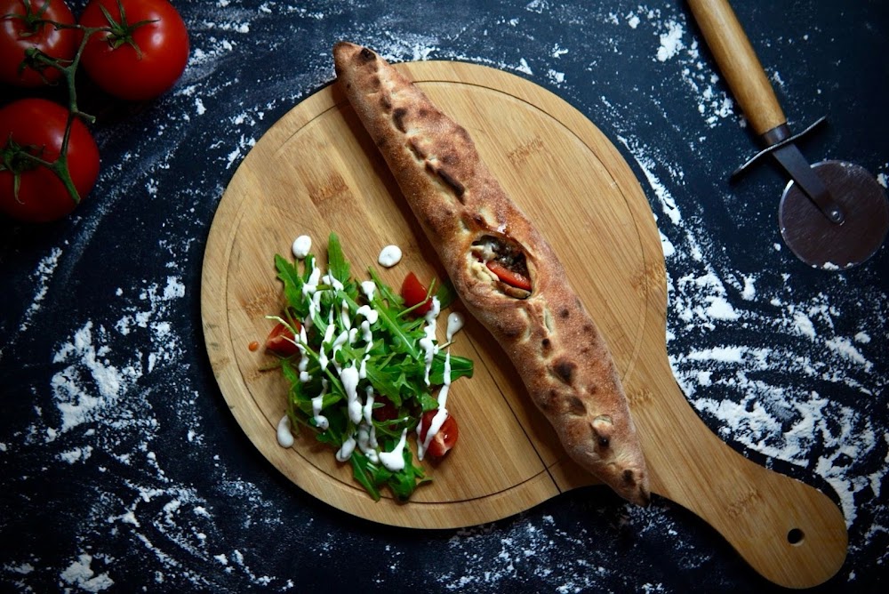 2R Pizzaria & Brunch interior 3